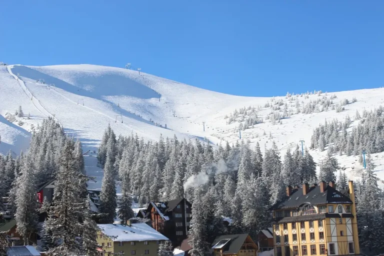 christmas week ski hotel cost - Christmas Week Ski Resort Hotel Surge Cost Vail Aspen Breckenridge
