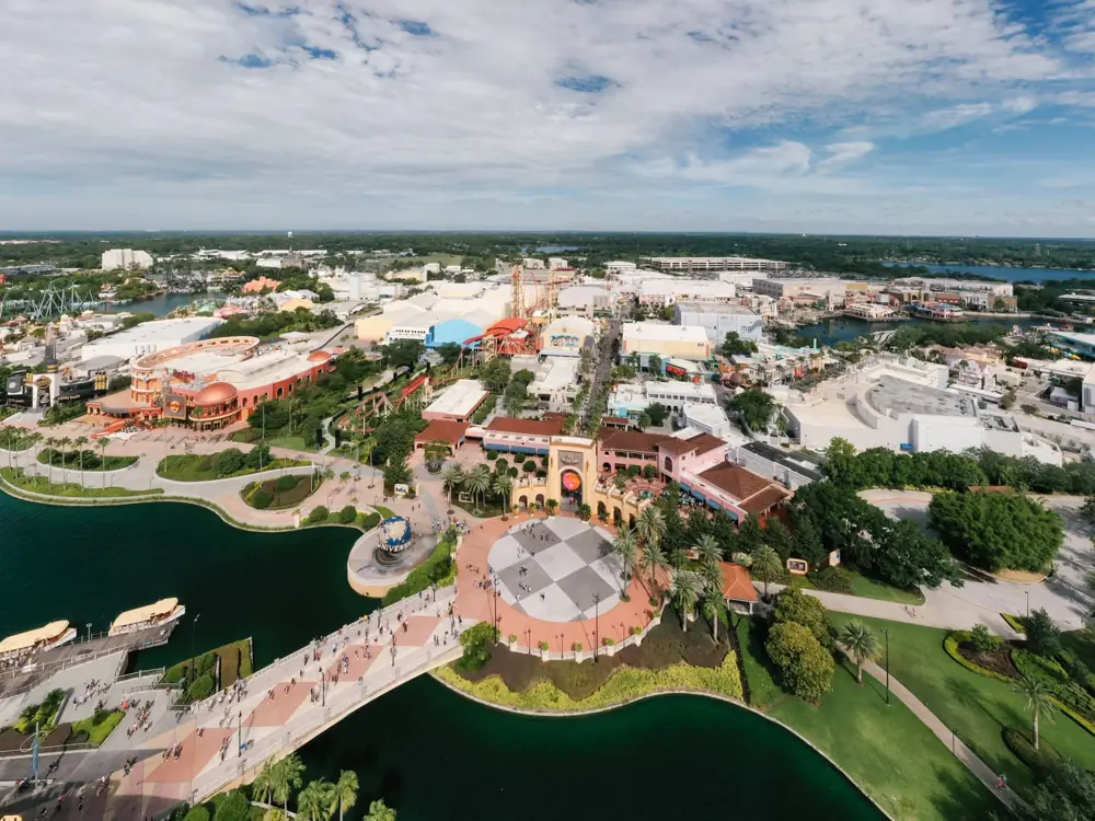 disney moderate vs deluxe cost
