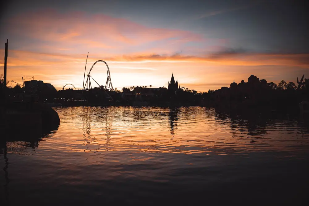 disneyland hotel vs good neighbor