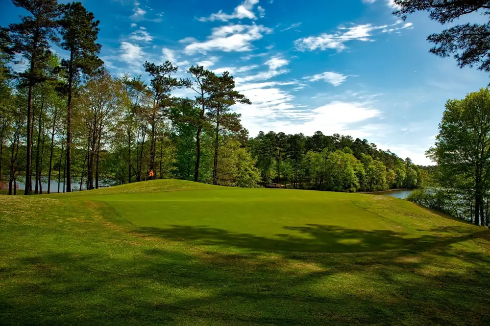 golf resort vs hotel near course