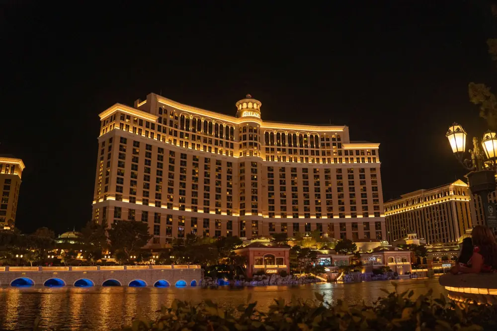 vegas hotel weeknight vs weekend - Las Vegas Casino Hotel Weeknight vs Weekend Cost Nevada