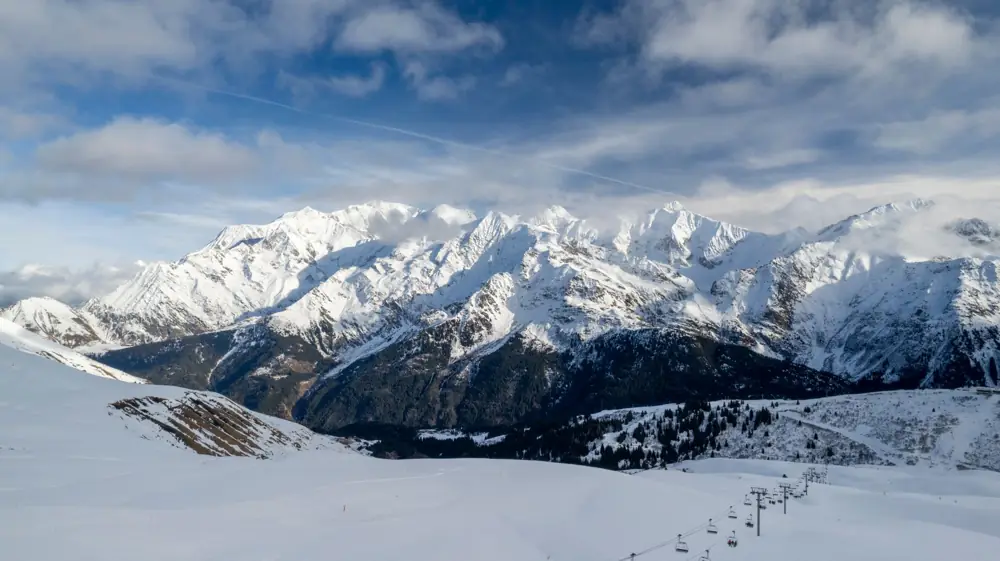 st anton vs chamonix cost