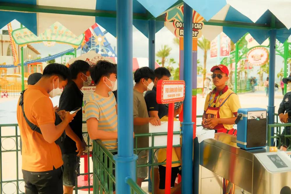hotel package vs separate tickets - Theme Park Hotel Package vs Separate Tickets Cost Orlando Florida